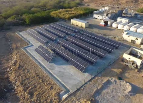 Sistema de montagem à terra de base de concreto 111KW em Omã